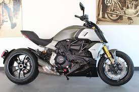 Ducati DIAVEL 1260 
SANDSTONE GREY
